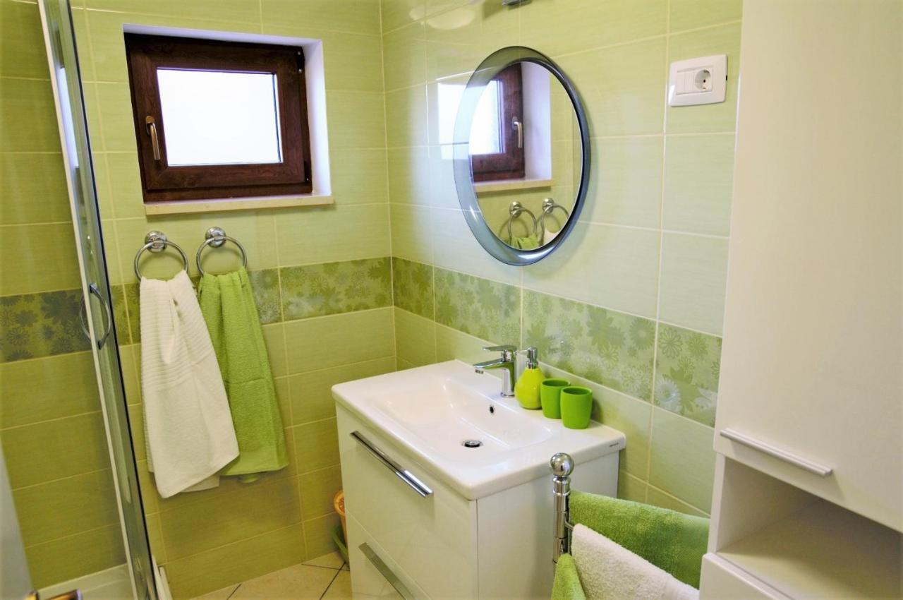 וולי לוסיניי Amaryllis Residence, Apartment Diana & Deluxe Rooms With Shared Kitchen מראה חיצוני תמונה