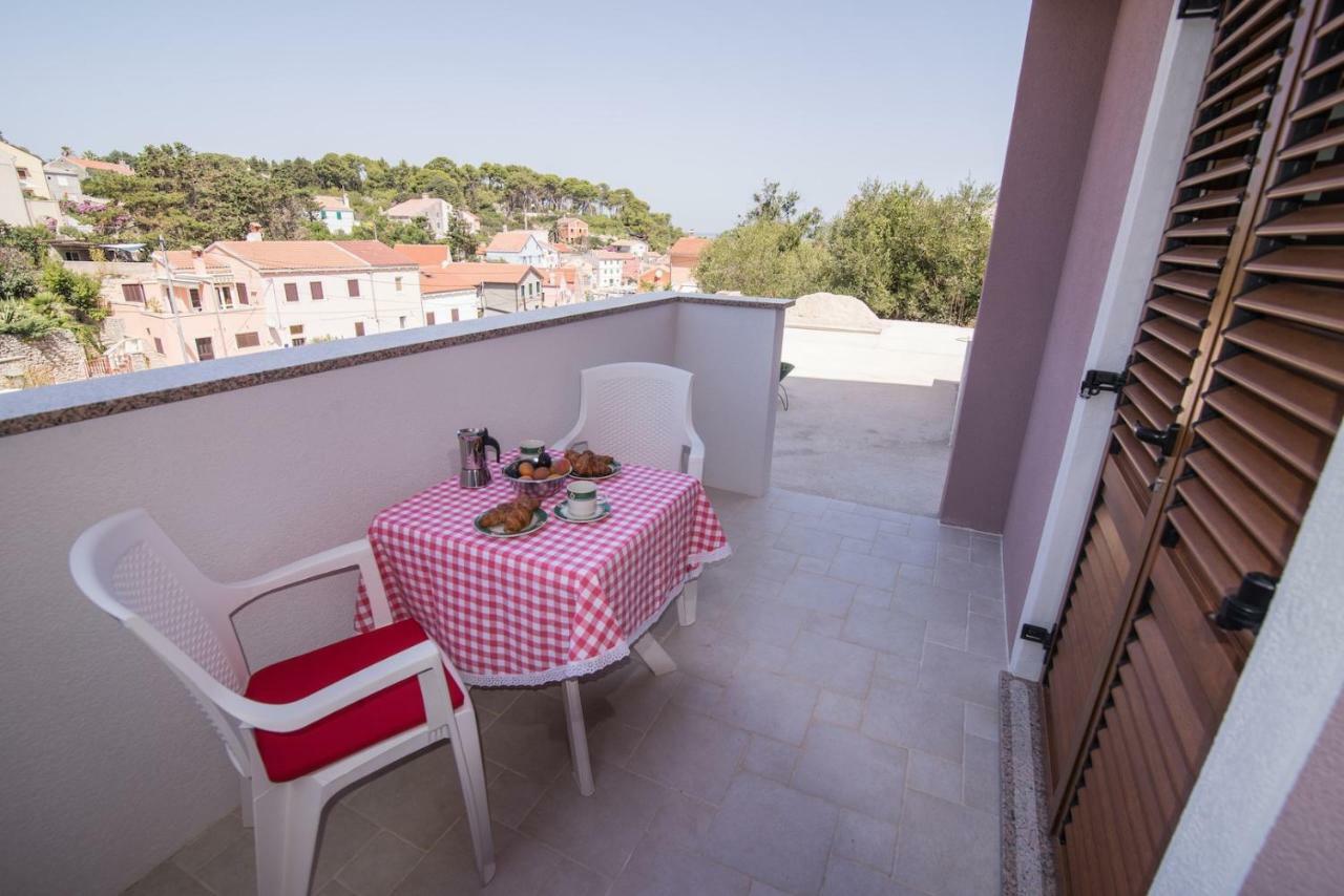 וולי לוסיניי Amaryllis Residence, Apartment Diana & Deluxe Rooms With Shared Kitchen מראה חיצוני תמונה